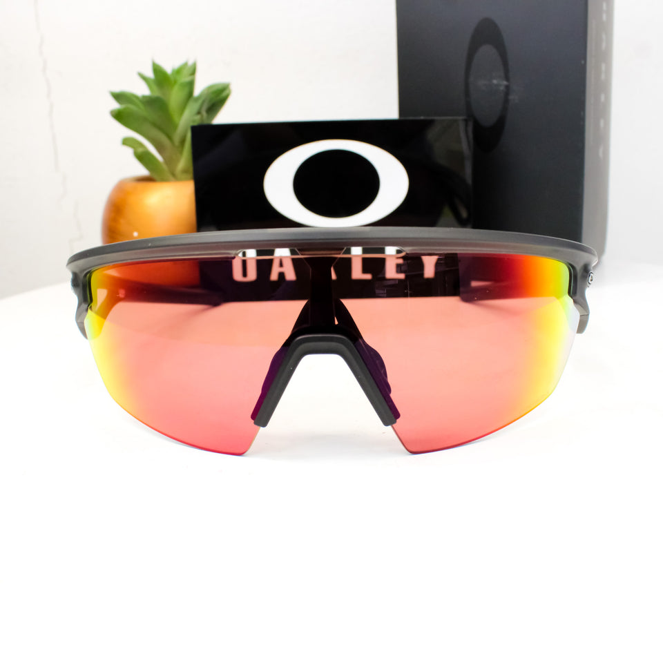 Oakley Sphaera OO9403-0936 – Matte Grey Smoke / Prizm Trail Torch