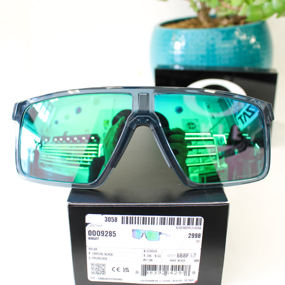 Oakley Helux 146 OO9285 – 0961 CRYSTAL BLACK - PRIZM JADE