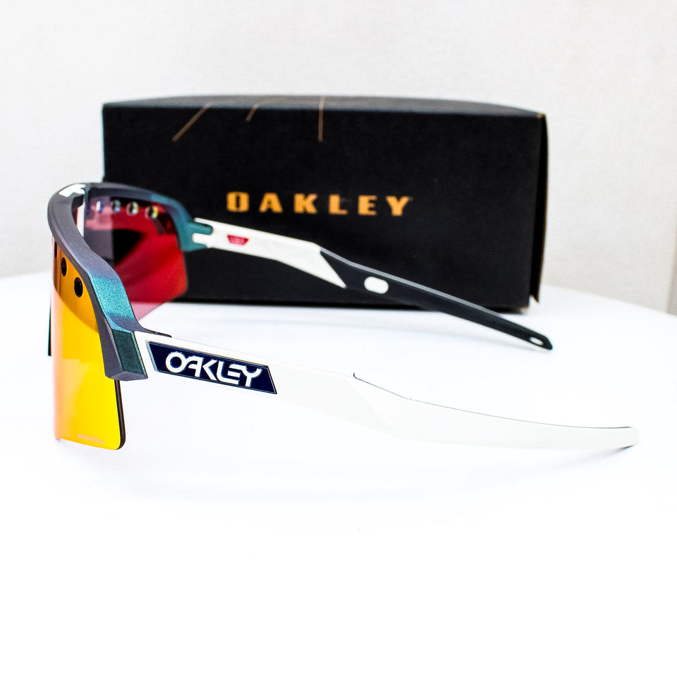 Oakley Sutro Lite Sweep OO9465 – MATTE SILVER/BLUE COLORSHIFT PRIZM TRAIL TORCH