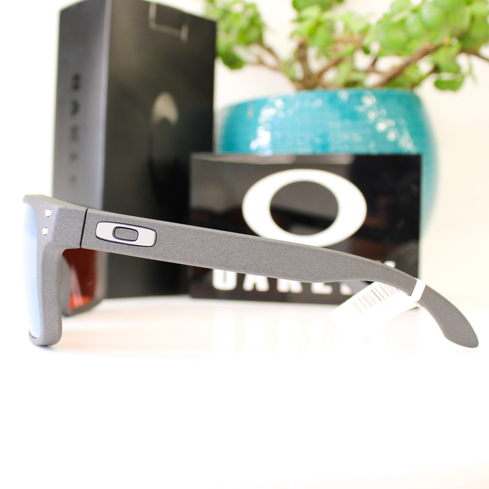 Oakley Holbrook OO9102 – X855 DARK MATTE STONEWASH OPALINE PRIZM BLACK