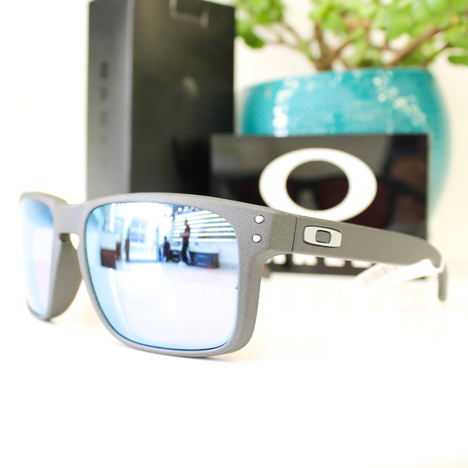 Oakley Holbrook OO9102 – X855 DARK MATTE STONEWASH OPALINE PRIZM BLACK
